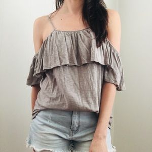 Ruffle cold shoulder tee
